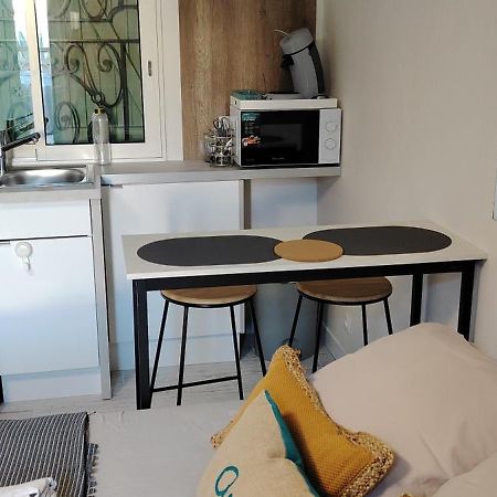 Studio Cosy Balneo Avec Jardin 르발카레스 외부 사진