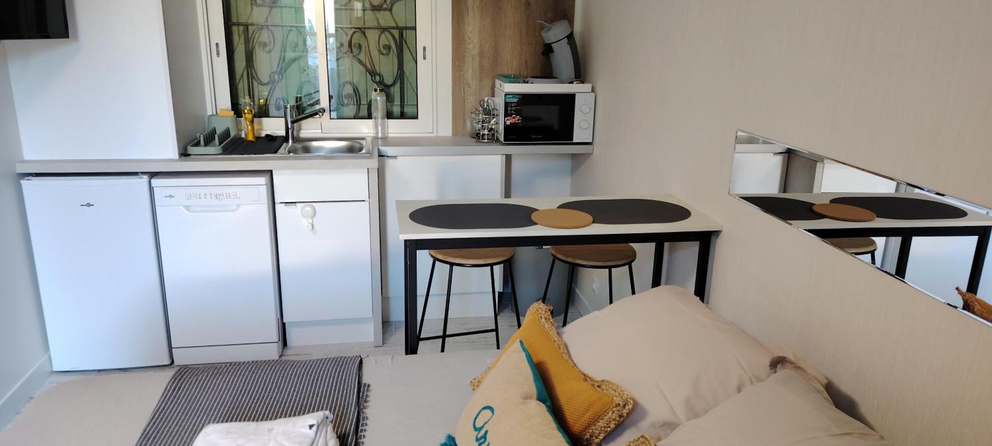 Studio Cosy Balneo Avec Jardin 르발카레스 외부 사진