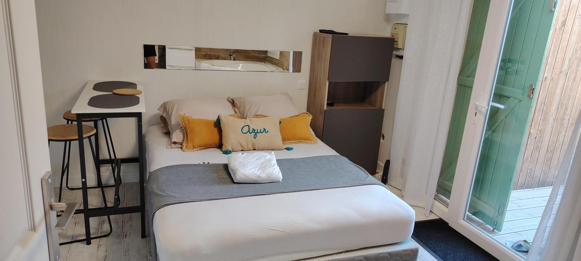 Studio Cosy Balneo Avec Jardin 르발카레스 외부 사진